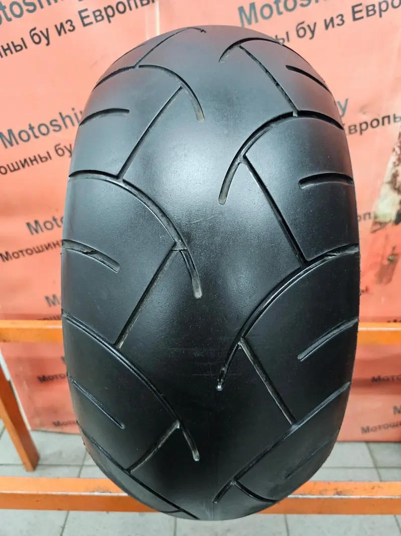 Мотошина б/у 260/40 R18 Metzeler ME880