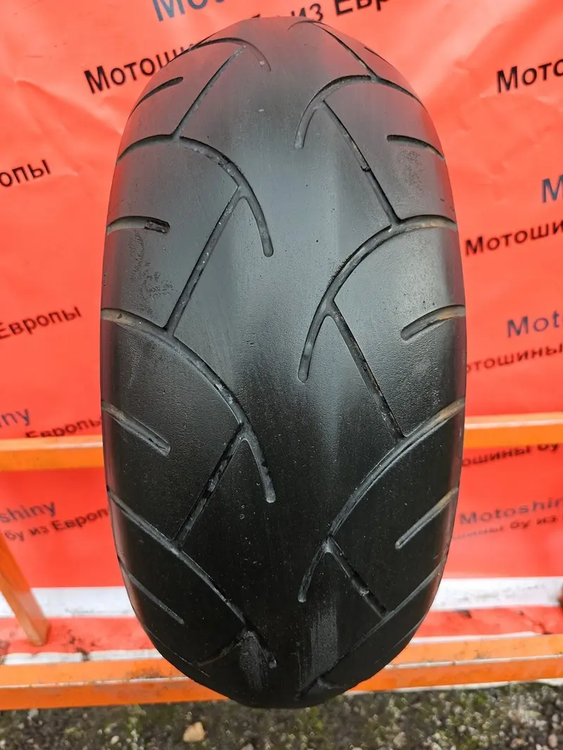 Мотошина б/у 210/50 R17 Metzeler ME 880