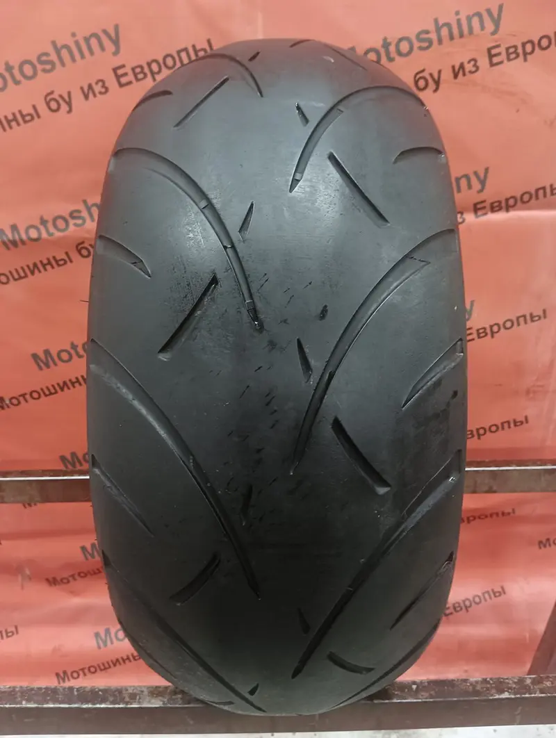 Мотошина б/у 260/40 R18 Metzeler ME888