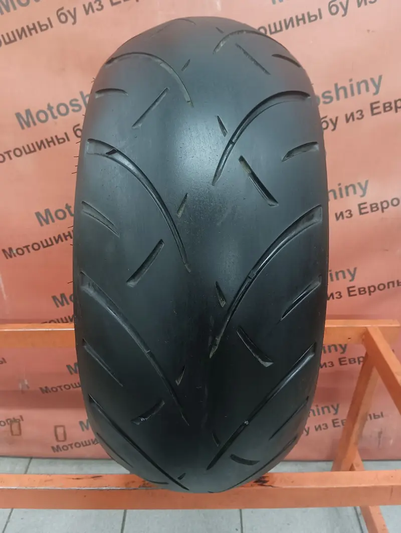 Мотошина б/у 240/40 R18 Metzeler ME888