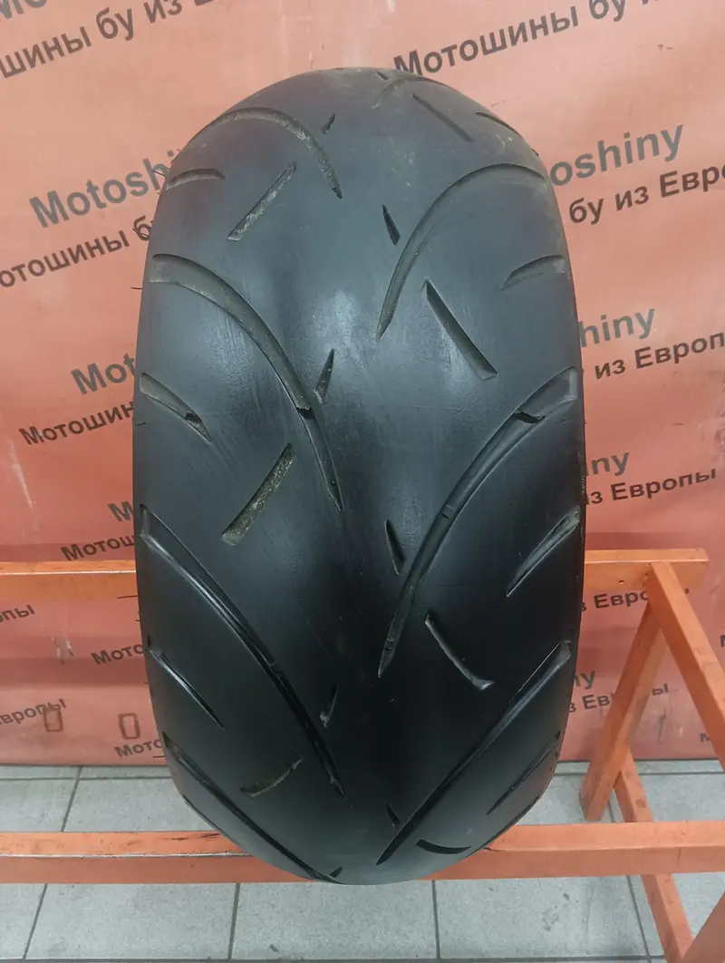 Мотошина б/у 260/40 R18 Metzeler ME888