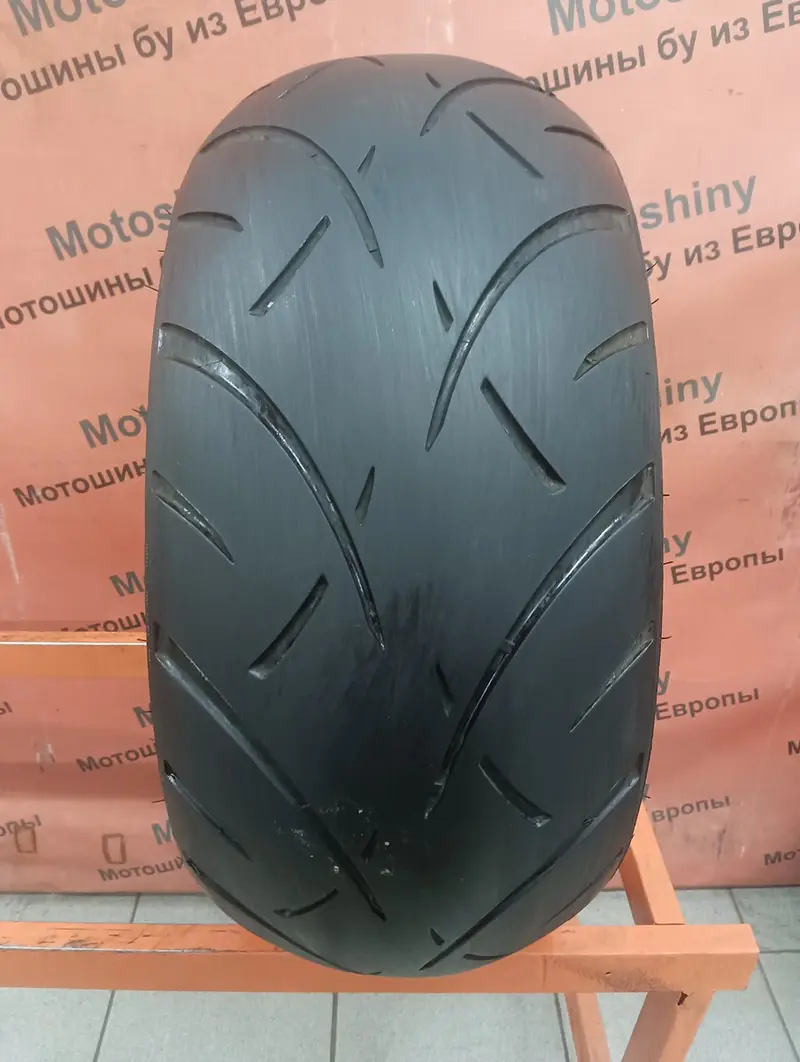 Мотошина б/у 260/40 R18 Metzeler ME 888